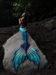 Siren sebel on rock